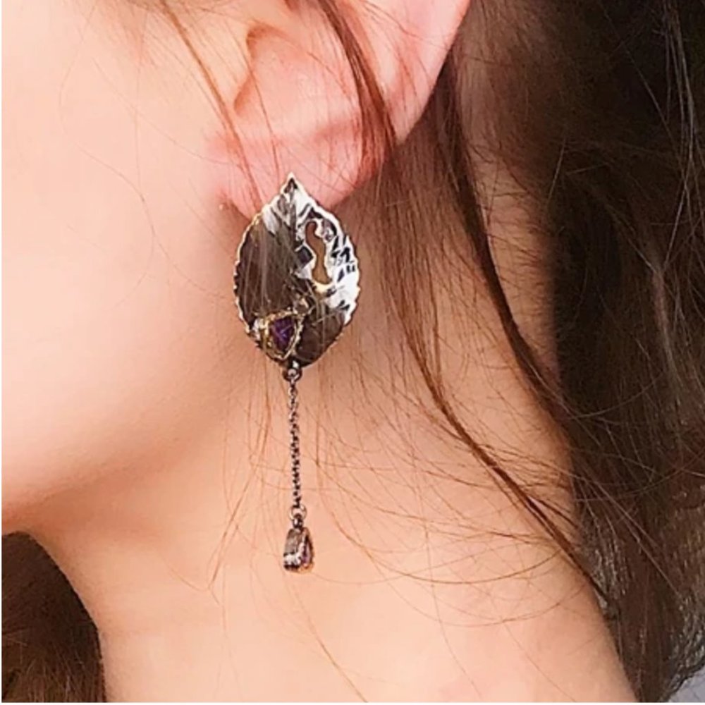 Italian Jewelry Black Gold Leave Earrings - Picture 14 of 14